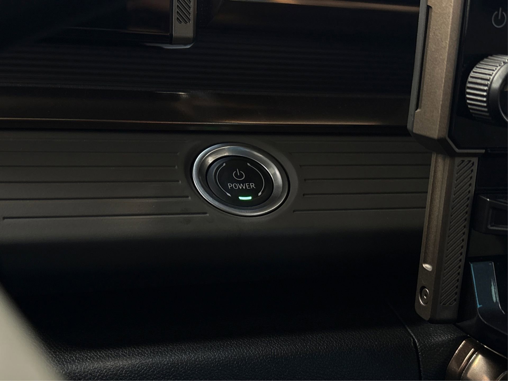 Used 2024 GMC Hummer EV 3X w/ LPO, Roof Cross Rail Package image 27