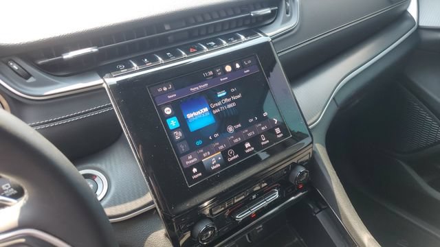 Used 2023 Jeep Grand Cherokee Laredo w/ Luxury Tech Group I AWD/4WD image 12