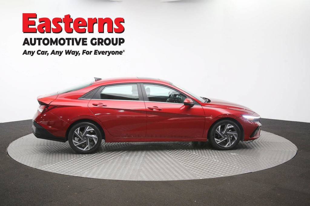Used 2025 Hyundai Elantra SEL FWD image 47