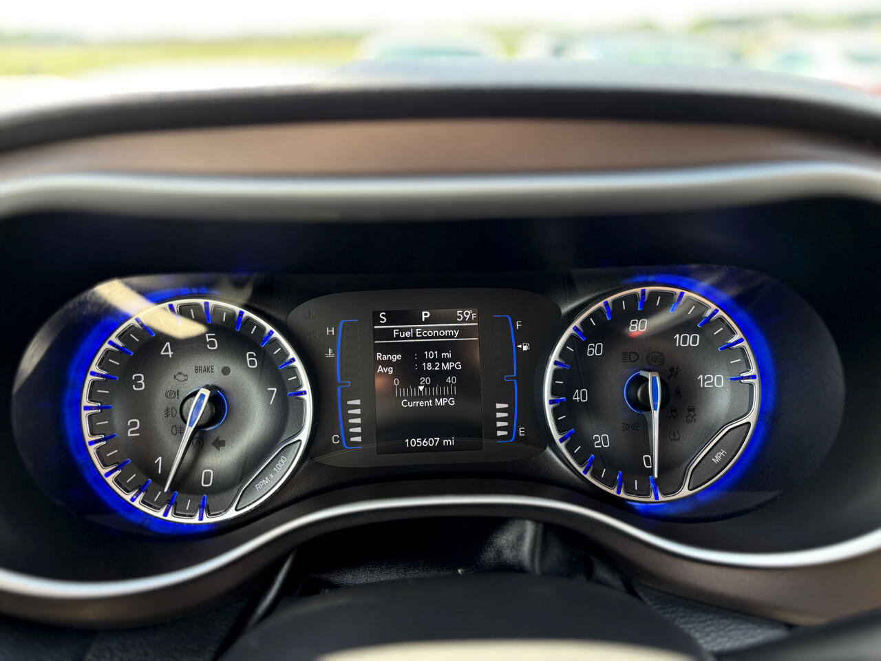 Used 2018 Chrysler Pacifica Touring-L image 14