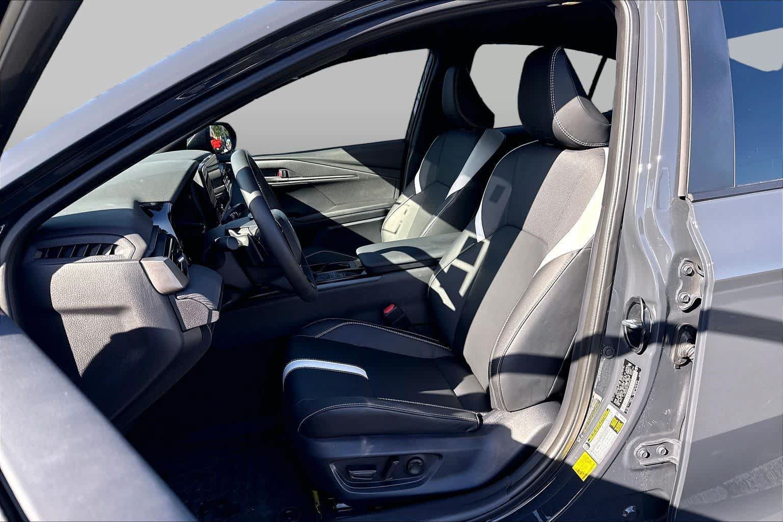 Used 2026 Toyota Camry SE FWD image 7