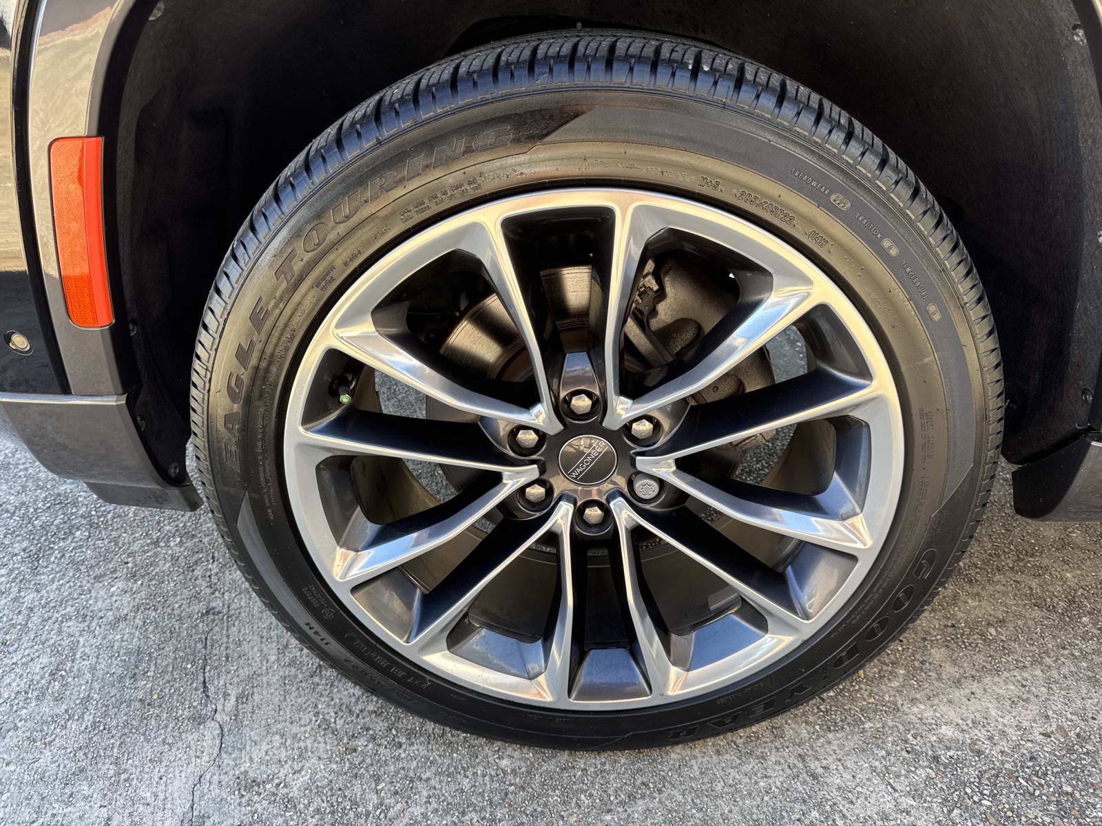 Used 2022 Jeep Wagoneer Series III w/ Premium Group I image 4