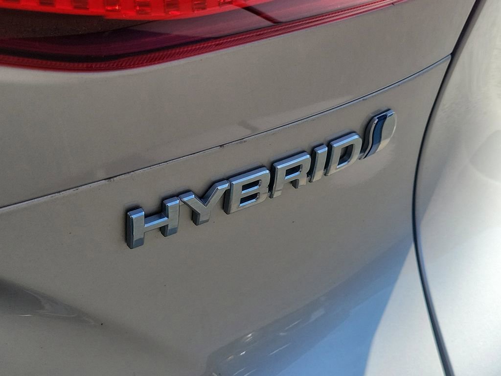 Used 2021 Toyota Venza LE image 8