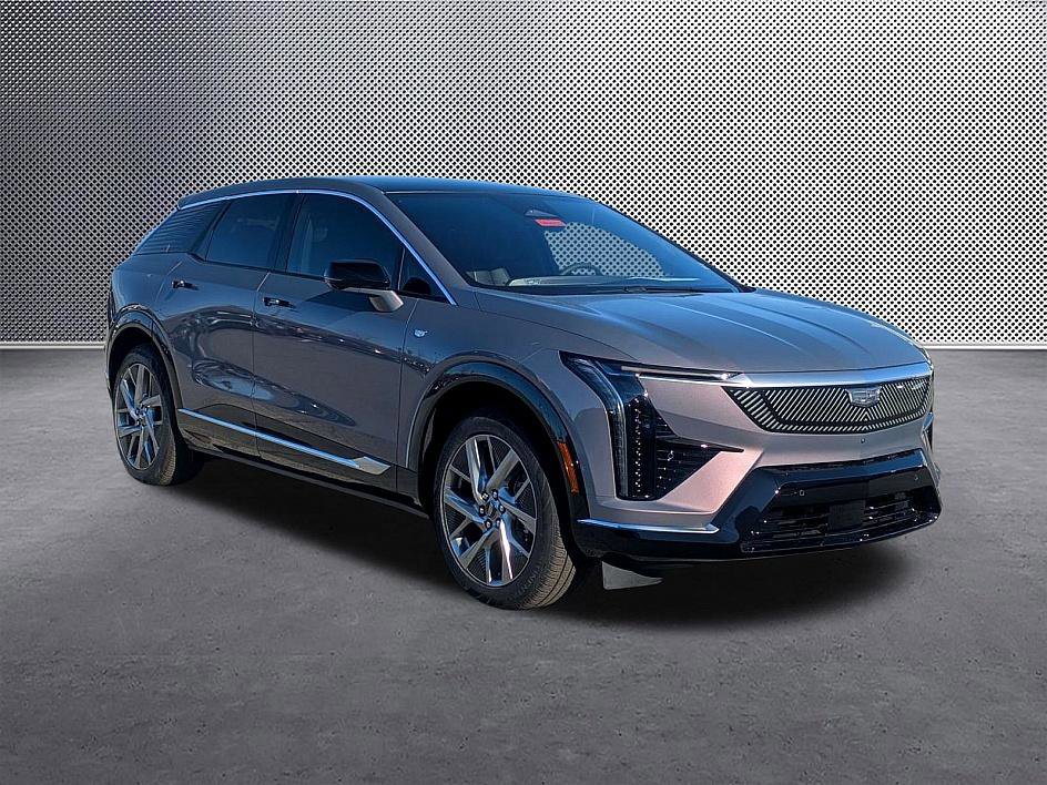 New 2026 Cadillac Optiq Luxury 2 image 3