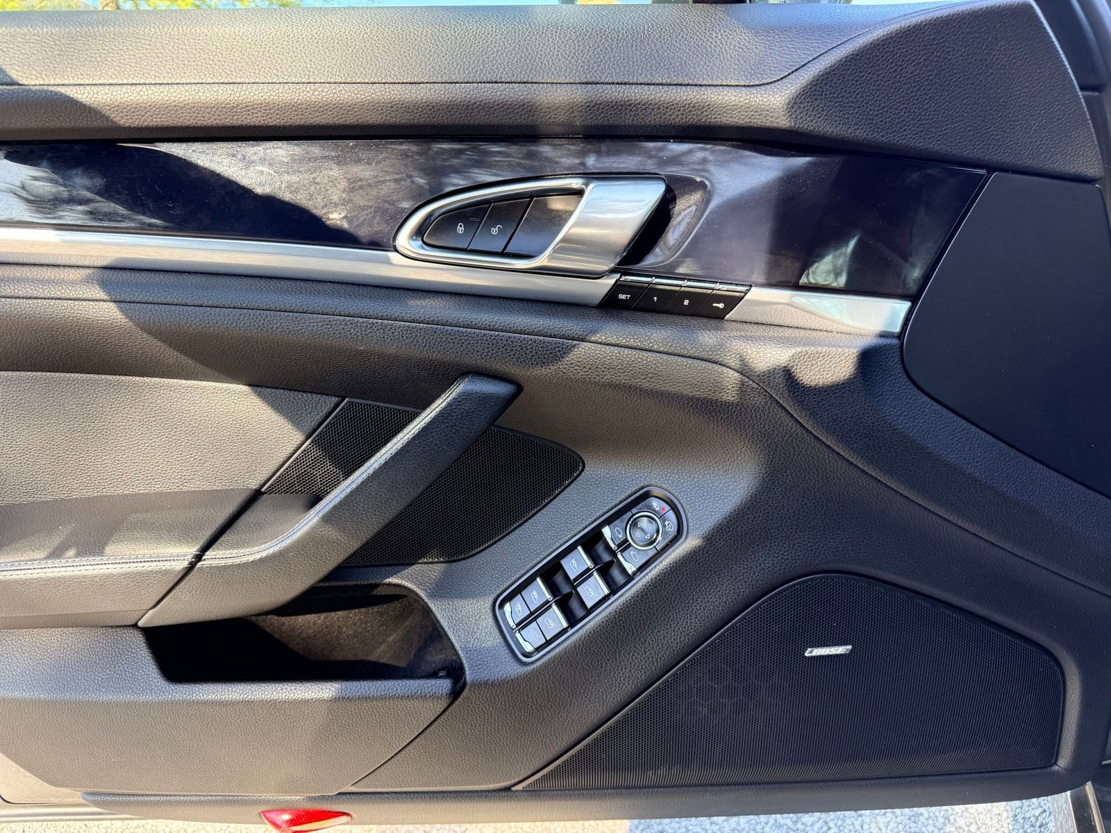 Used 2015 Porsche Panamera 4 image 33
