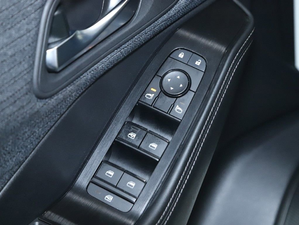 Used 2023 Nissan Rogue SV image 16