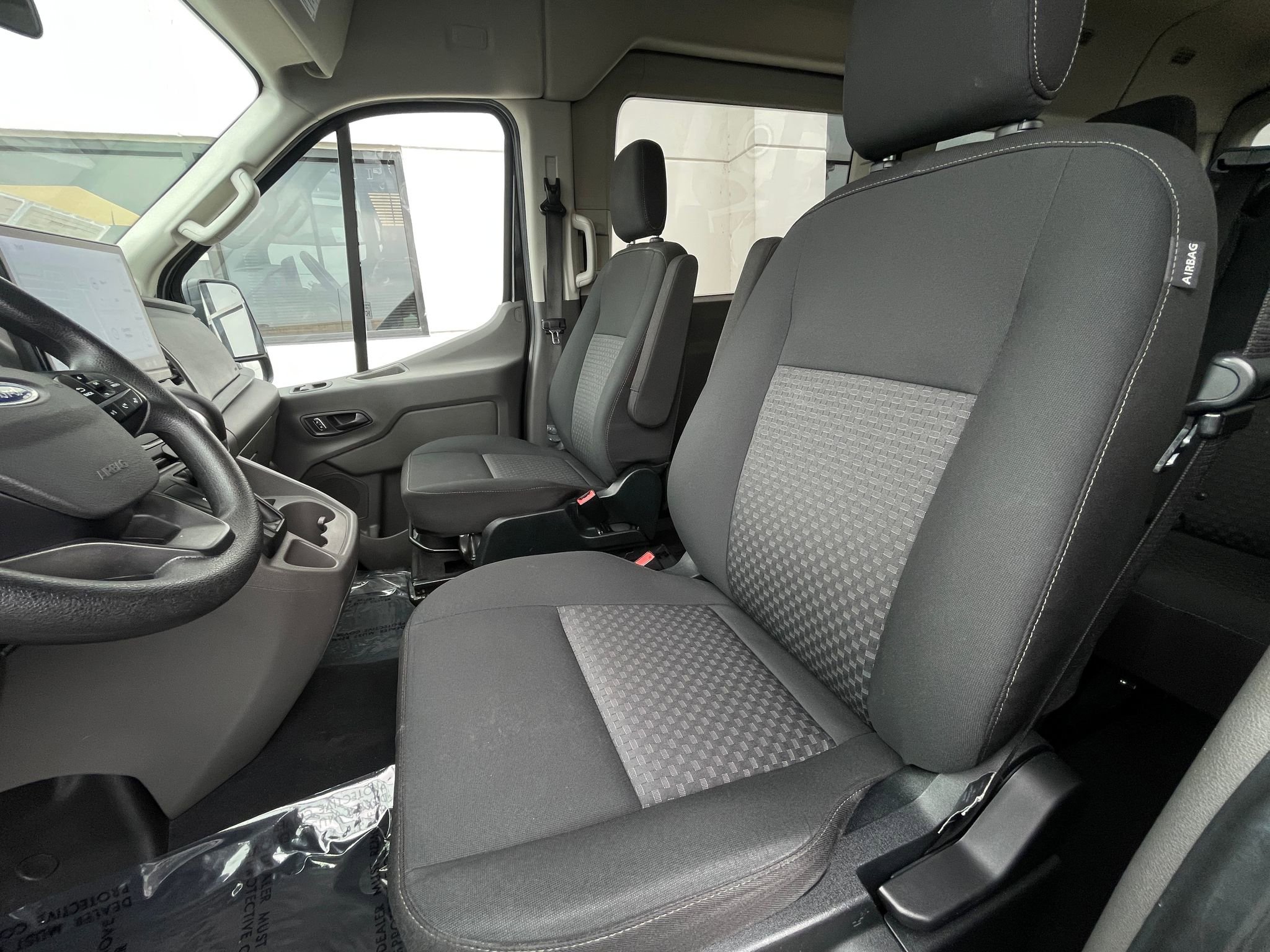 Used 2022 Ford Transit 350 XLT image 12