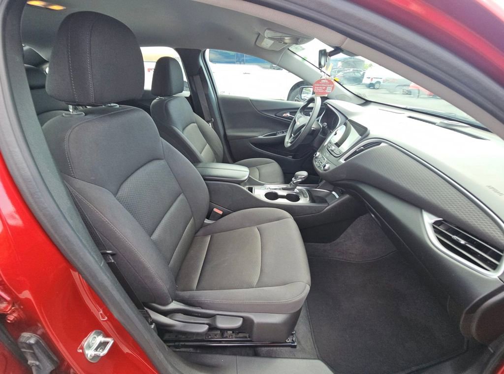Used 2024 Chevrolet Malibu LT image 11