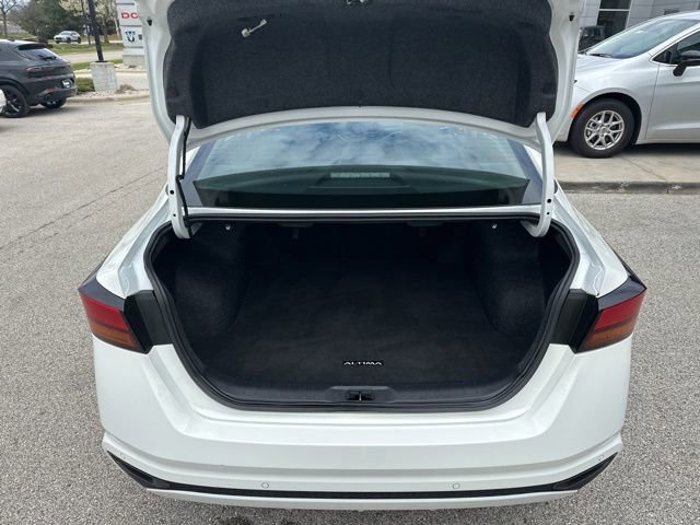 Used 2025 Nissan Altima 2.5 SV FWD image 12