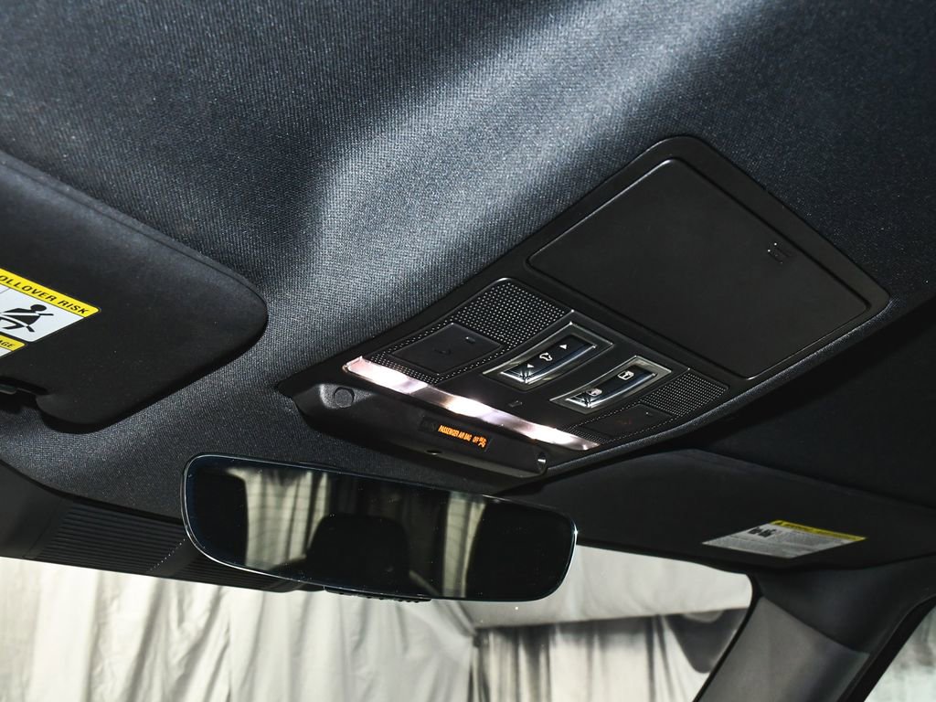 Used 2022 Land Rover Defender 90 X-Dynamic HSE image 35