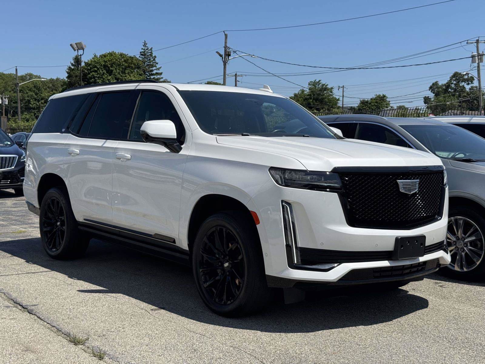 Certified 2023 Cadillac Escalade Sport Platinum w/ LPO, ONYX Package AWD/4WD image 4
