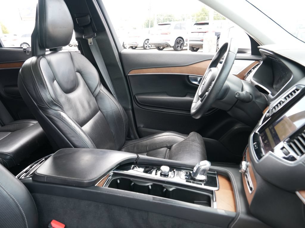 Used 2017 Volvo XC90 T8 Inscription w/ Luxury Package AWD/4WD image 17