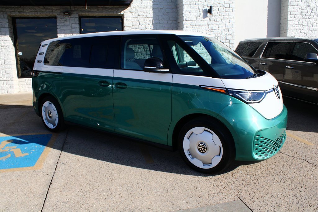Used 2025 Volkswagen ID. Buzz 1st Edition image 7