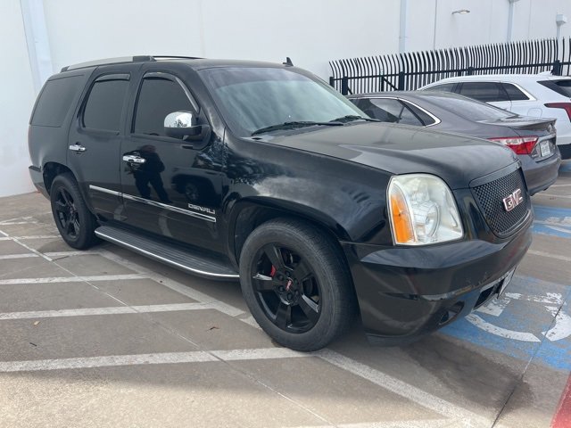 Used 2013 GMC Yukon Denali image 2