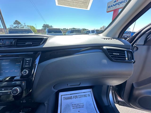 Used 2022 Nissan Rogue Sport SL image 16