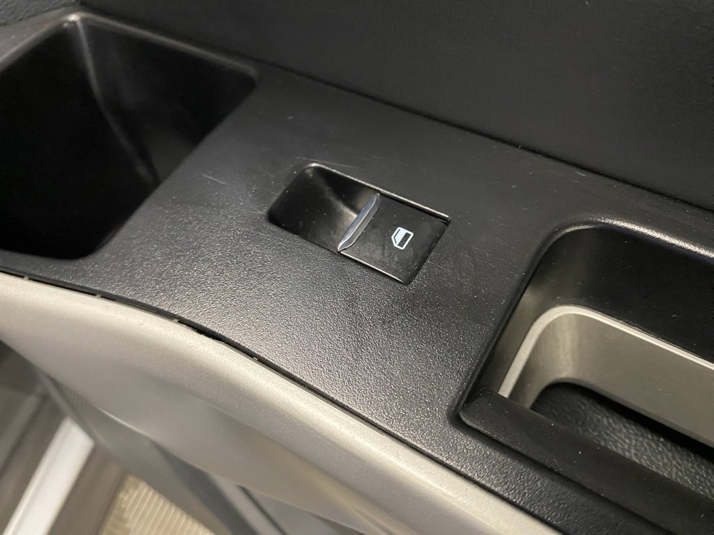 Used 2023 Ford Explorer Limited image 15