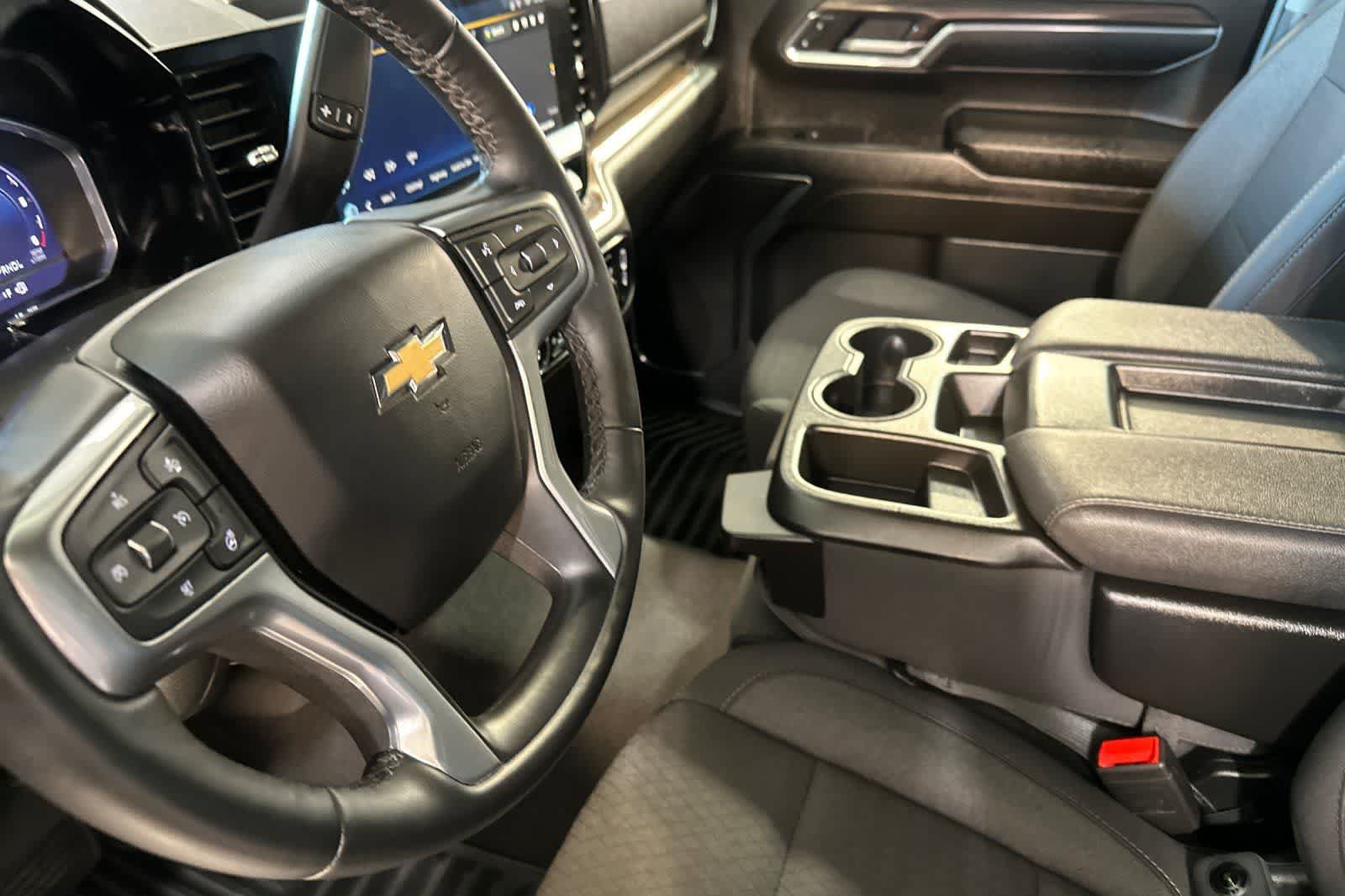 Used 2024 Chevrolet Silverado 1500 LT RWD image 11