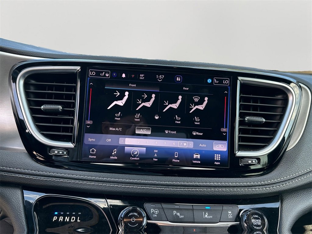 Used 2022 Chrysler Pacifica Limited w/ Uconnect Theater Family Group image 22