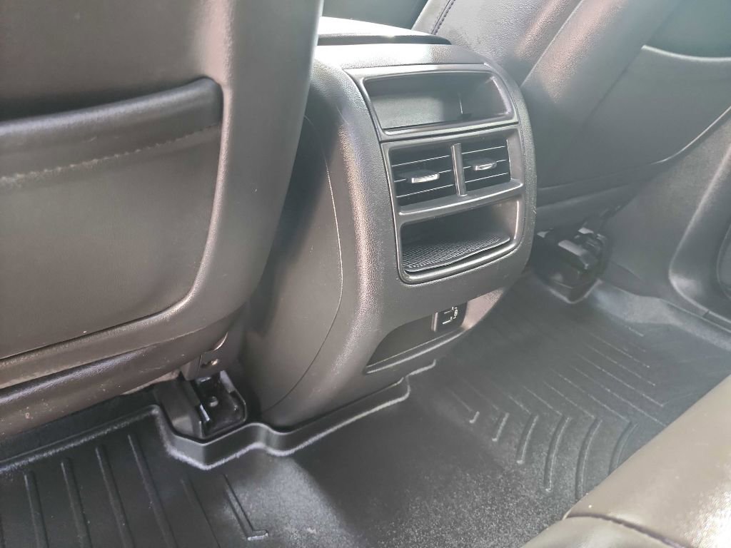 Used 2018 Cadillac XT5 Luxury AWD/4WD image 29