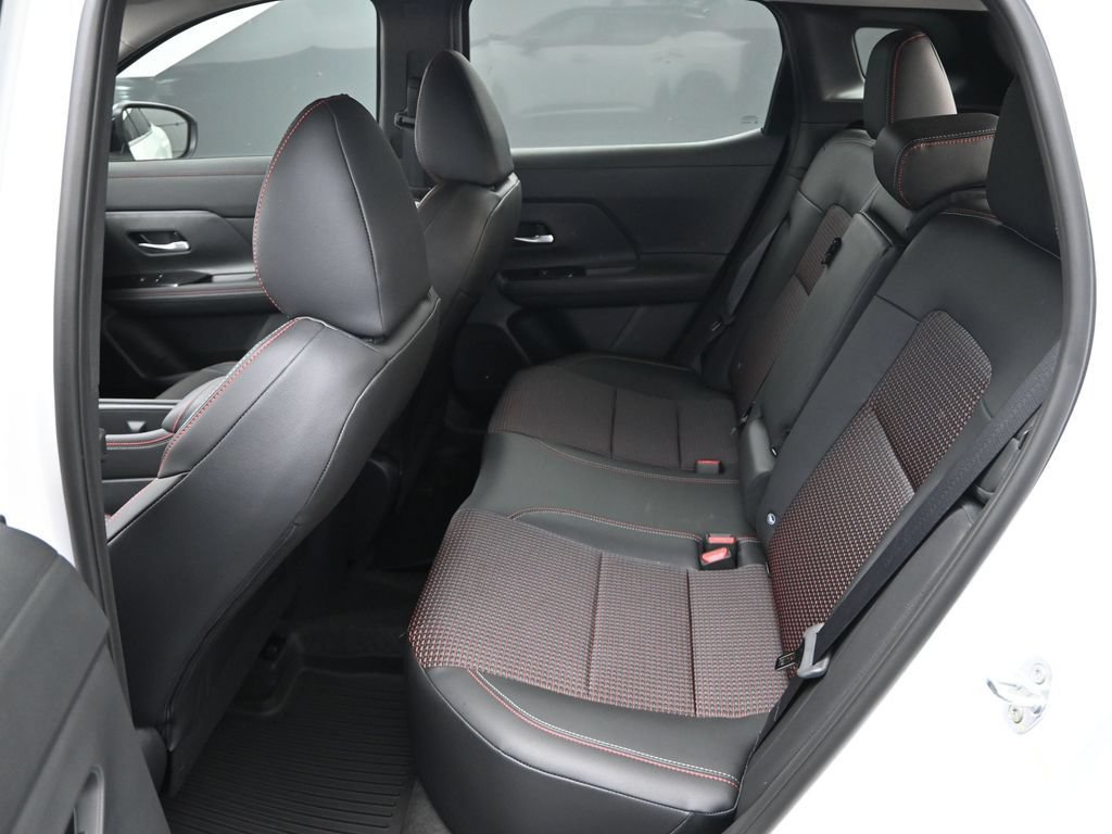 New 2026 Nissan Kicks SR w/ Cold Weather Package FWD image 14