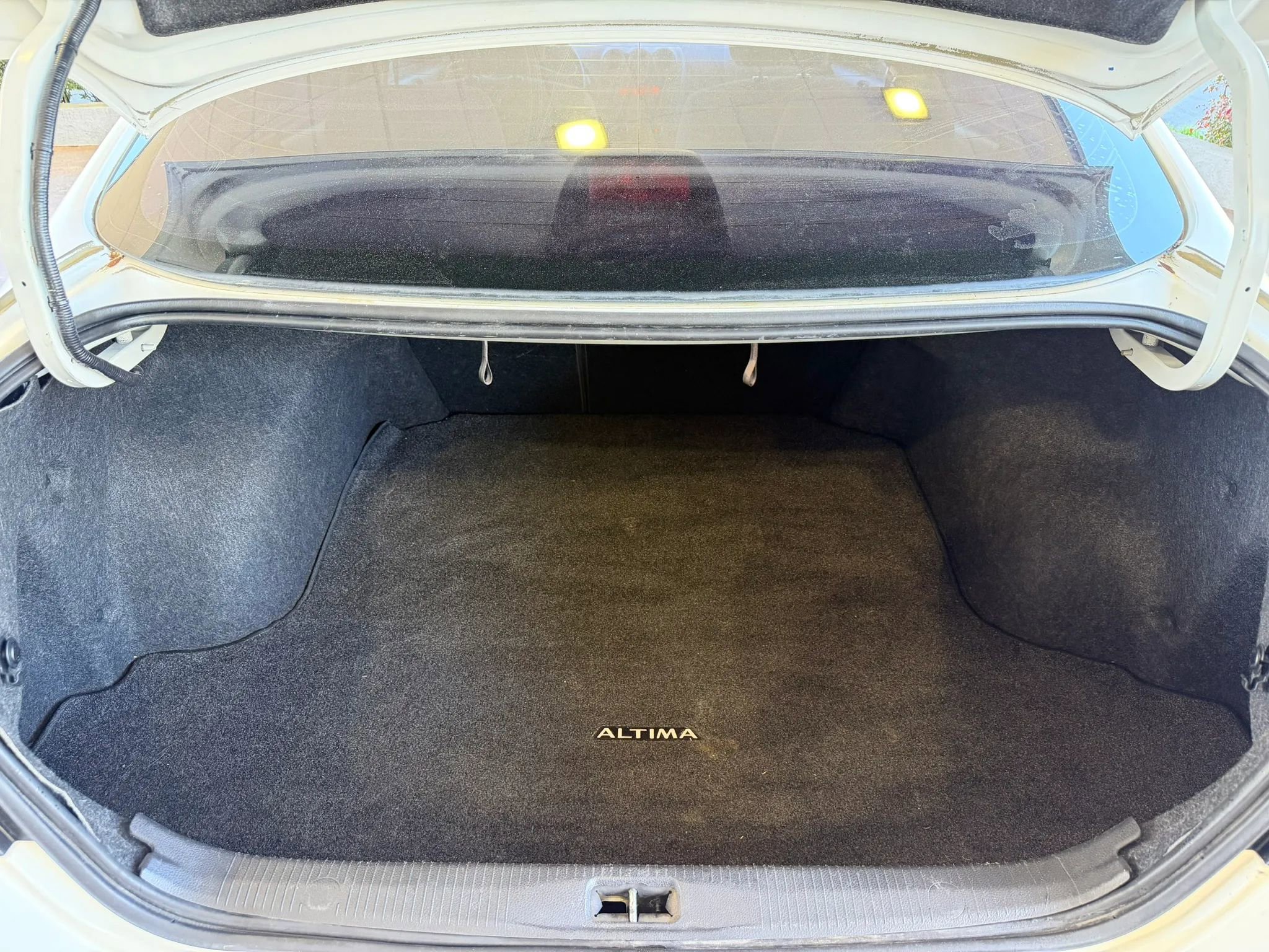 Used 2010 Nissan Altima 3.5 SR image 22