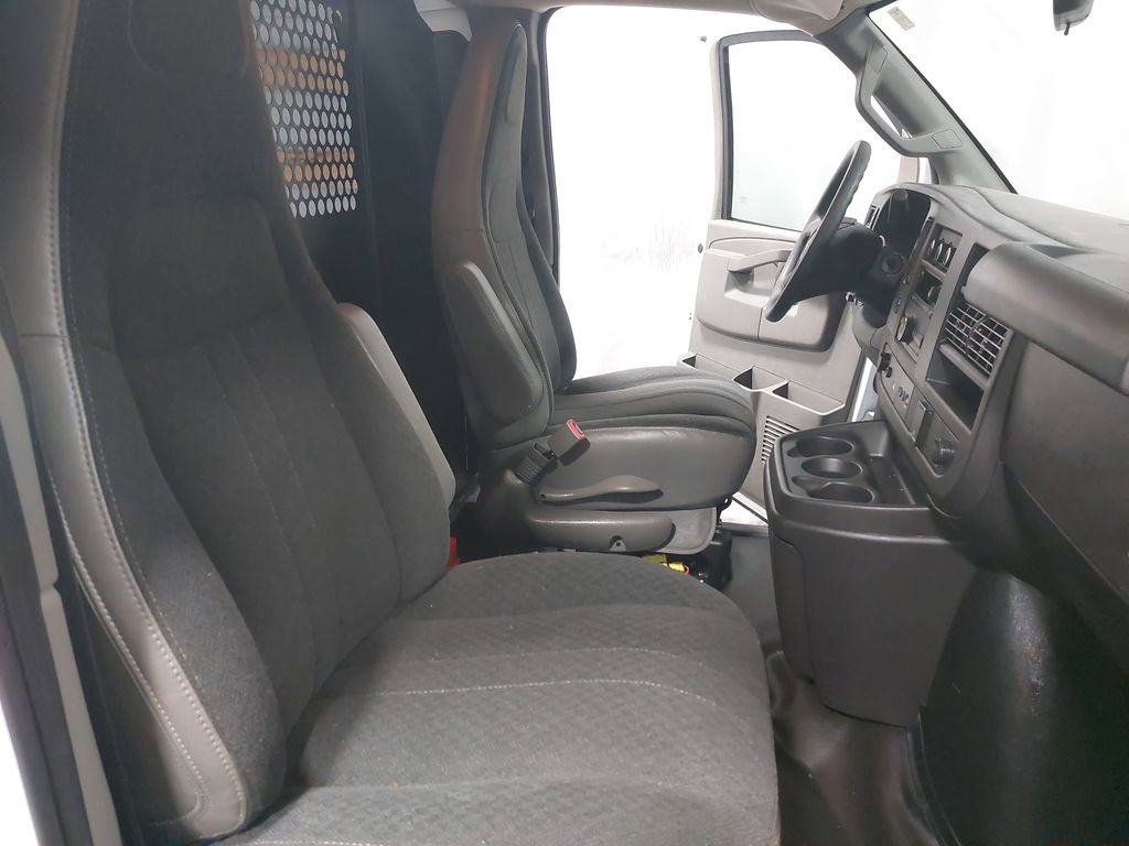Used 2024 GMC Savana 2500 w/ Driver Convenience Package image 10