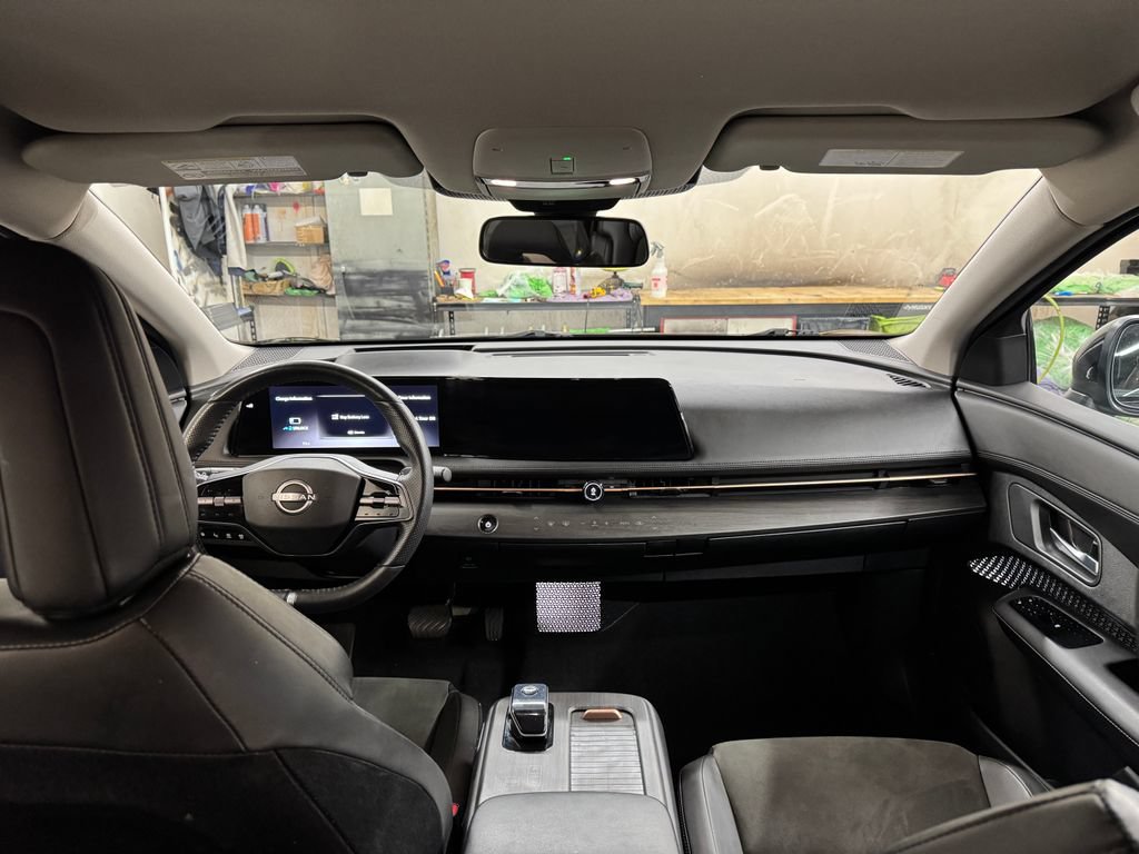 Used 2023 Nissan Ariya FWD image 25
