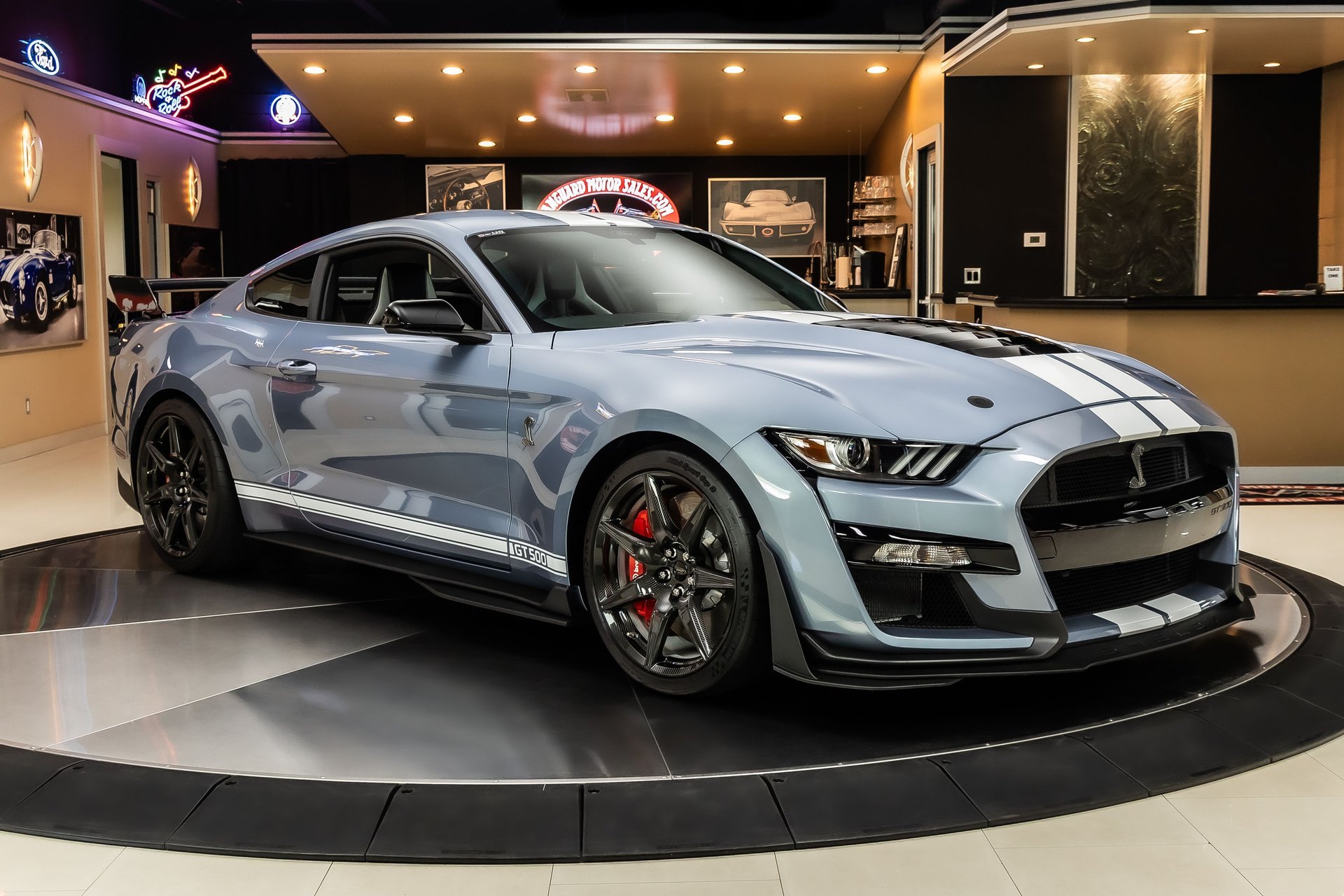 Used 2022 Ford Mustang Shelby GT500 w/ Carbon Fiber Track Pack RWD image 9