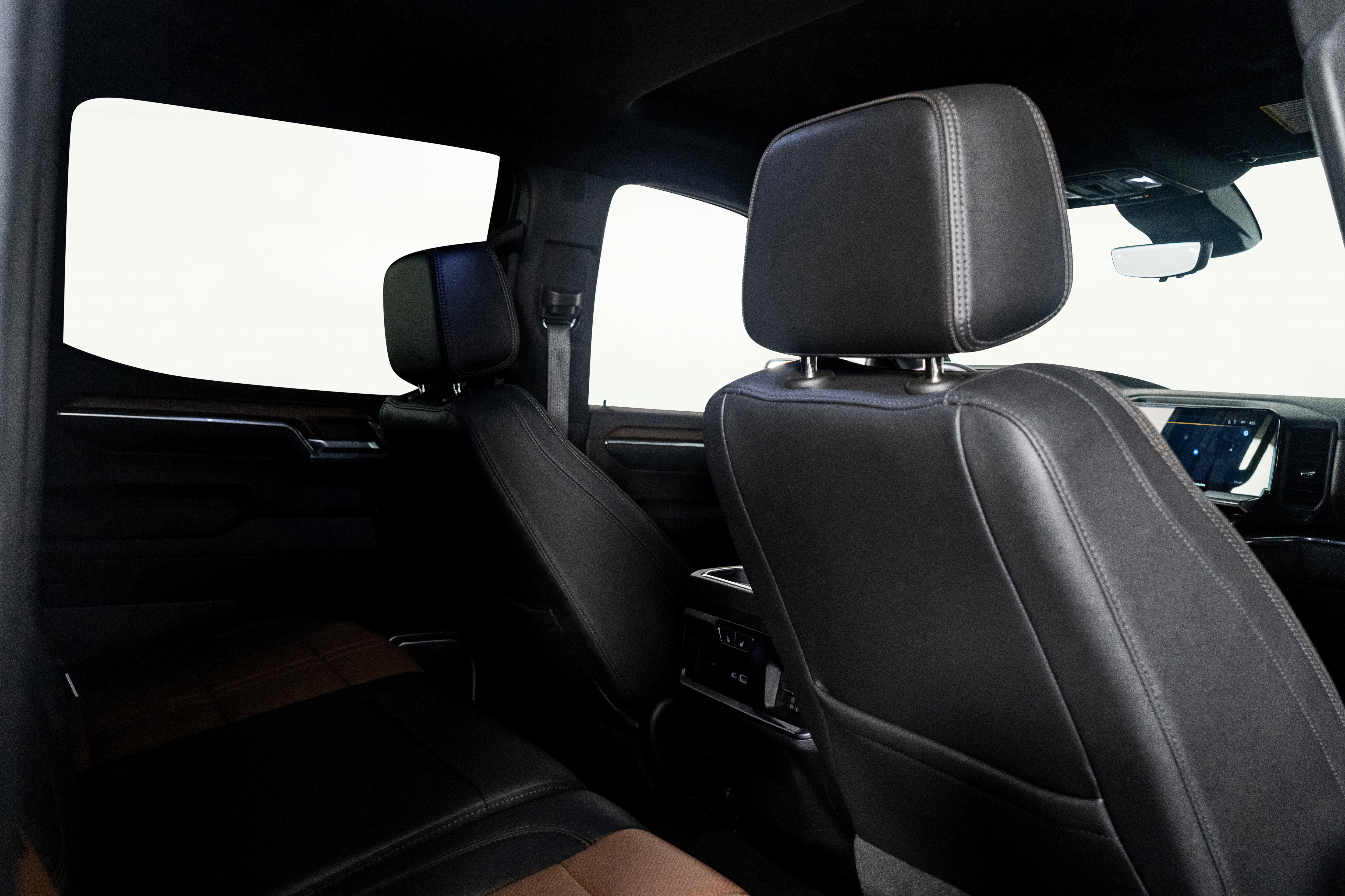 Used 2023 Chevrolet Silverado 1500 High Country w/ Technology Package image 50