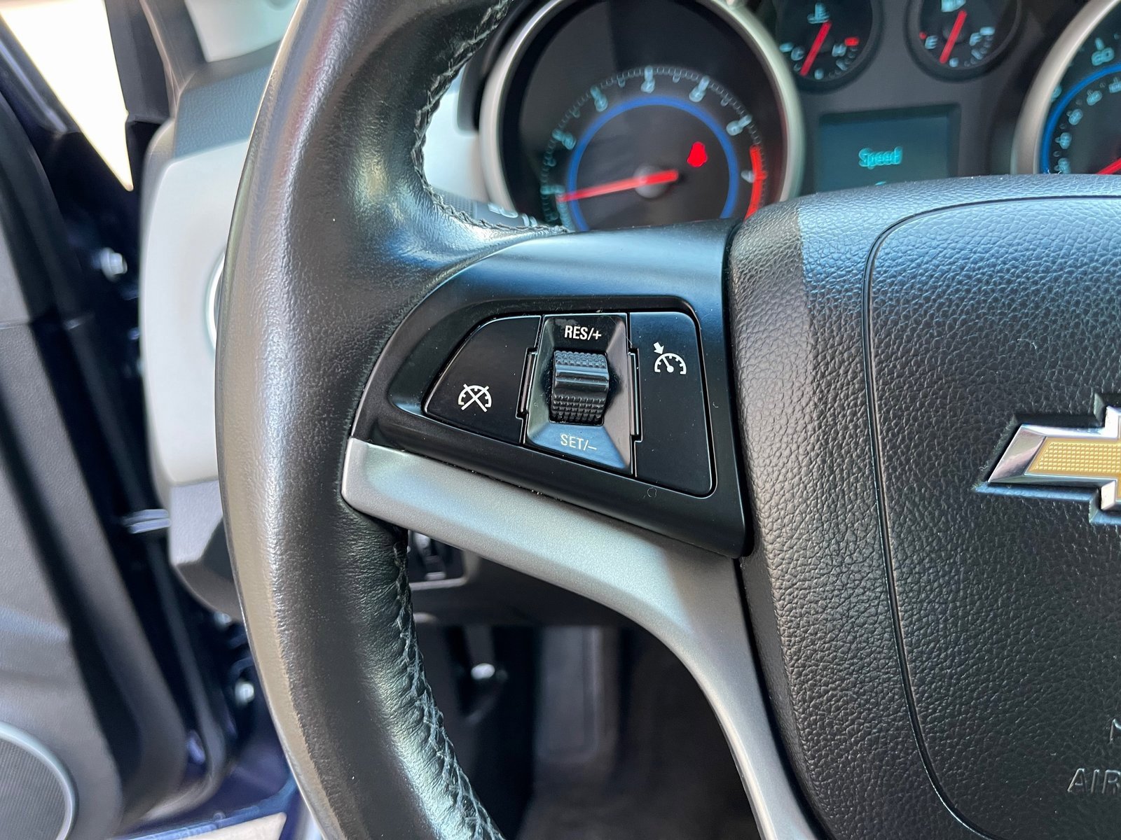 Used 2011 Chevrolet Cruze Eco image 30