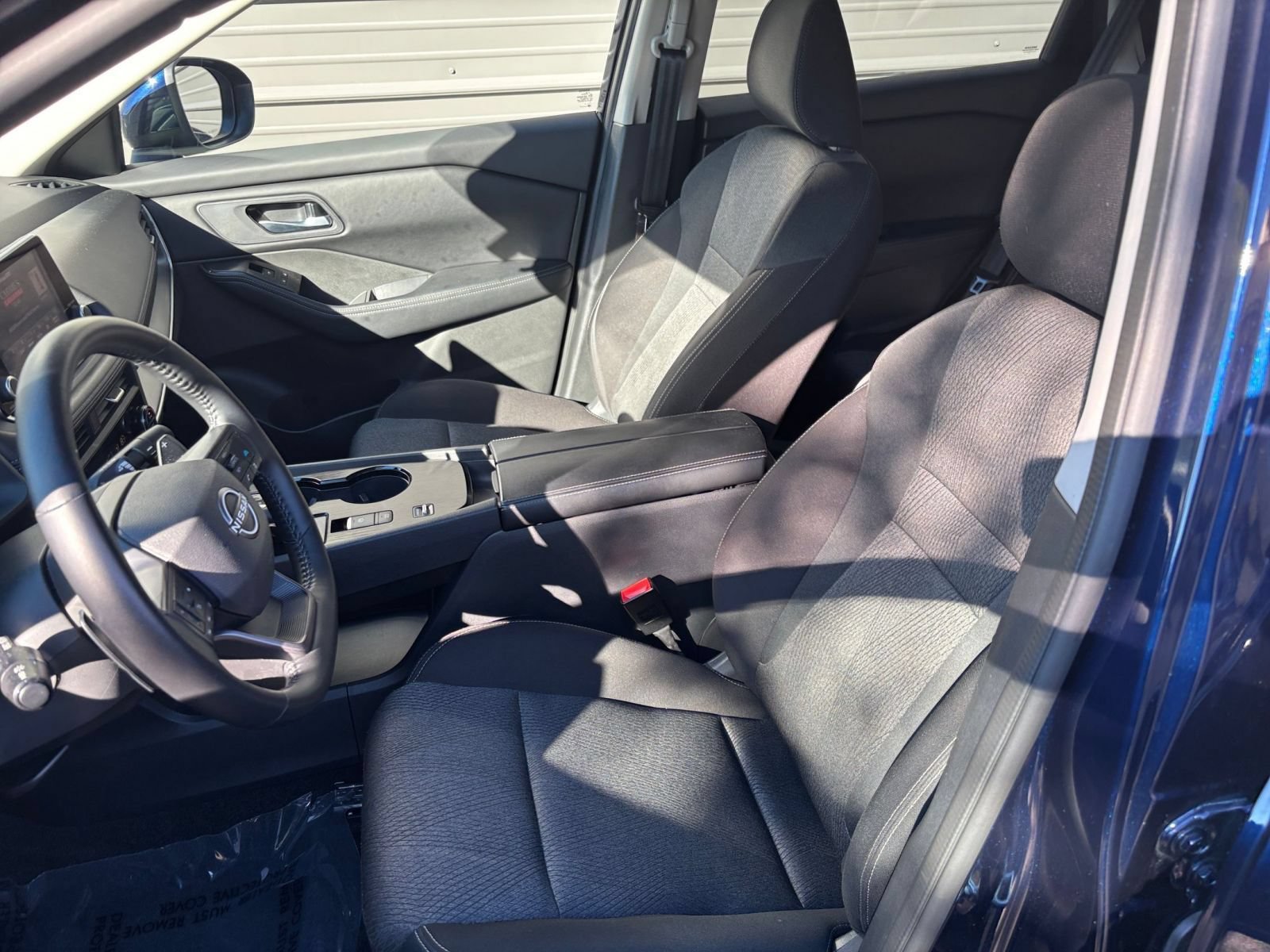 Used 2025 Nissan Rogue SV FWD image 26