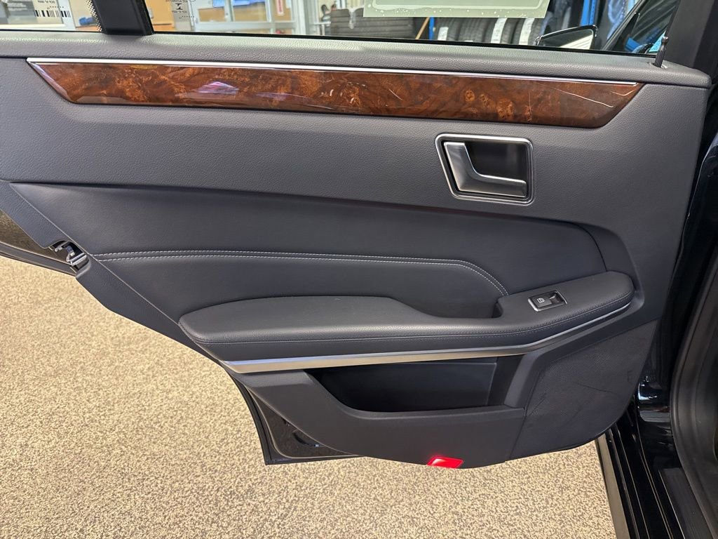 Used 2014 Mercedes-Benz E 350 4MATIC Sedan image 33