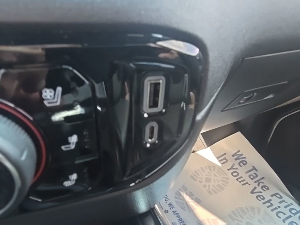 Used 2023 Chevrolet Silverado 1500 ZR2 w/ Technology Package image 26