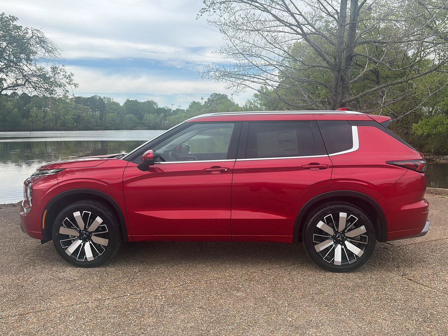 New 2026 Mitsubishi Outlander SEL AWD/4WD image 10