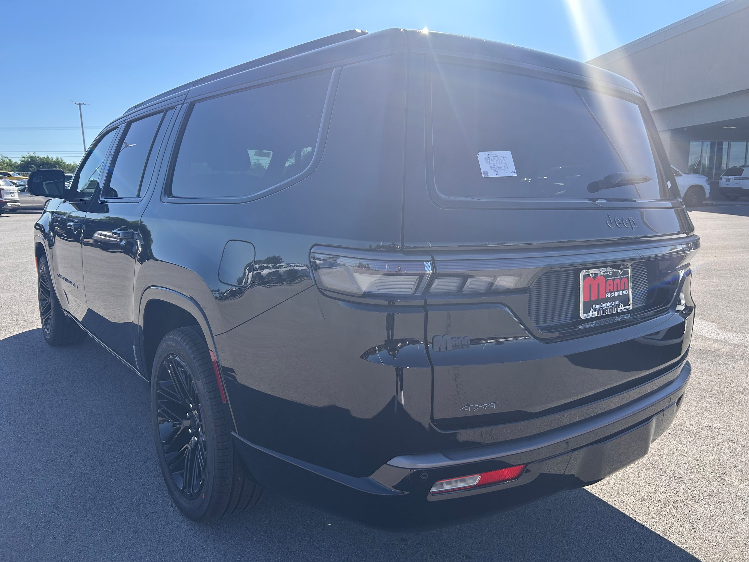 New 2026 Jeep Grand Wagoneer L Limited AWD/4WD image 5
