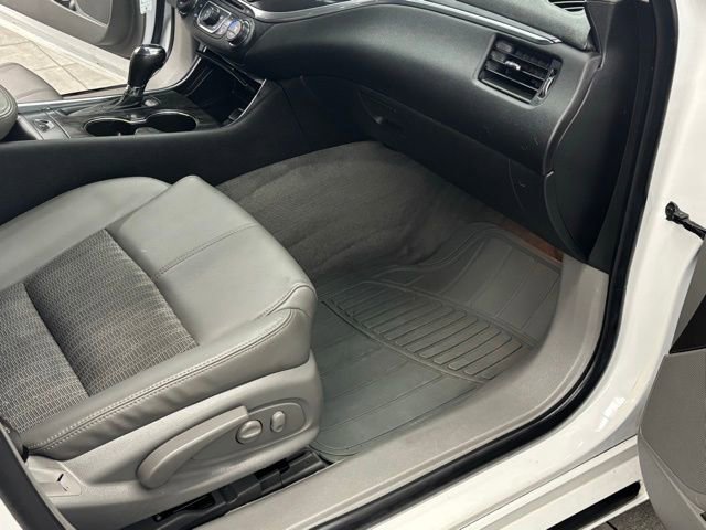 Used 2015 Chevrolet Impala LT w/ Convenience Package FWD image 29