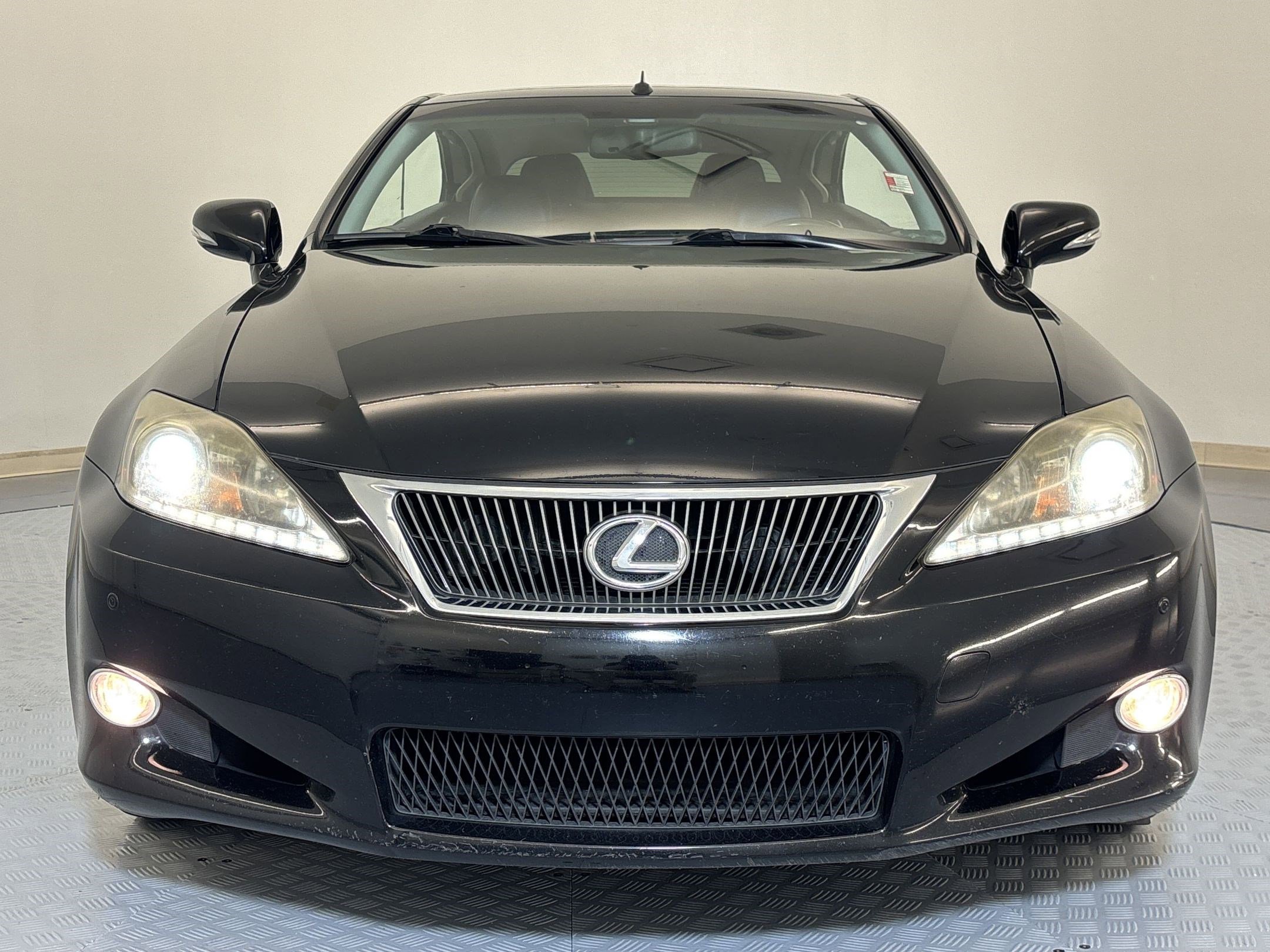 Used 2011 Lexus IS 350C w/ Luxury Pkg RWD image 6