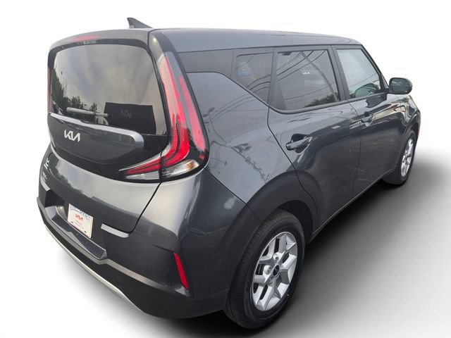 Used 2025 Kia Soul LX w/ LX Technology Package FWD image 14