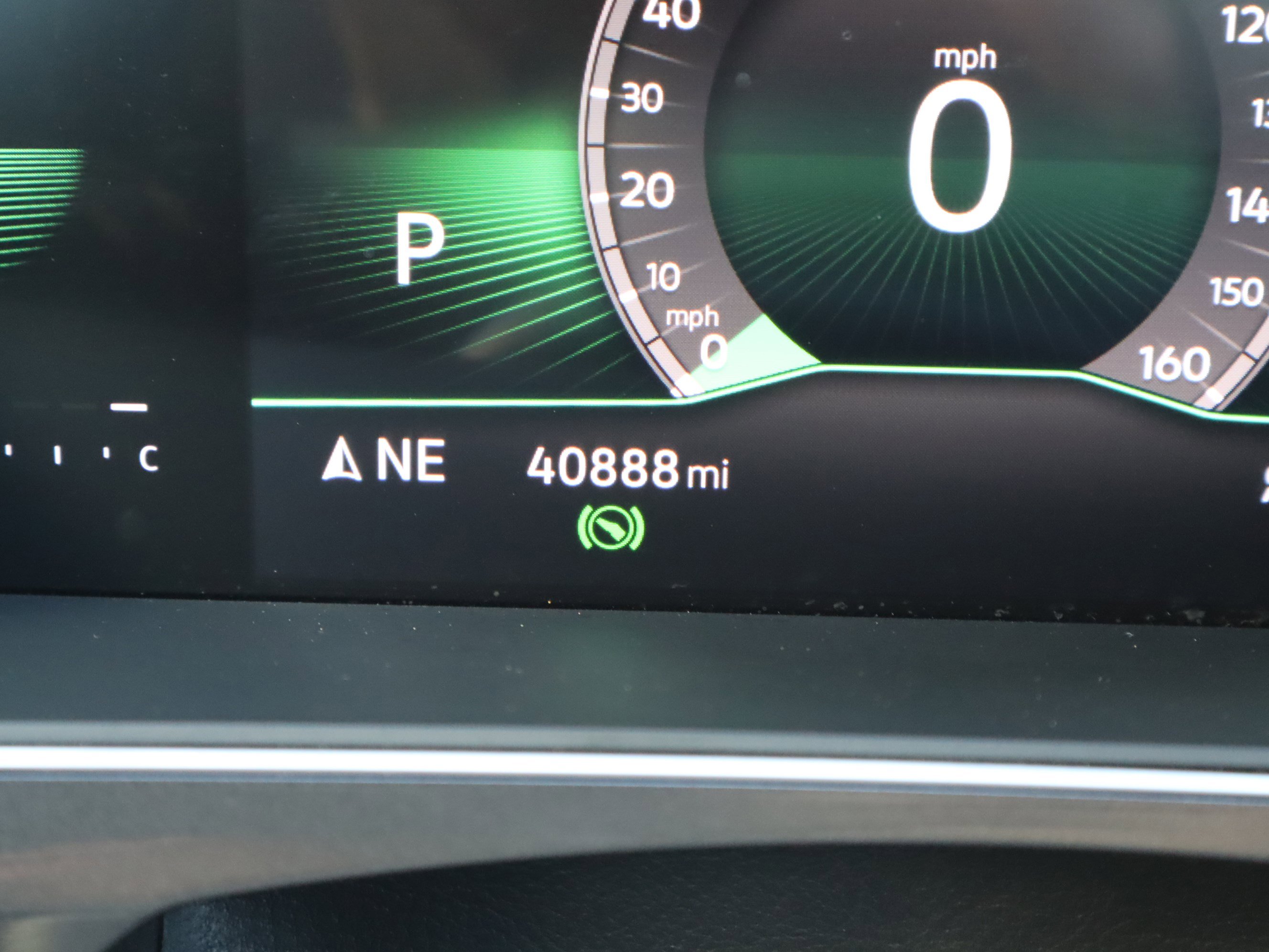 Used 2023 Volkswagen Tiguan SE R-Line image 25