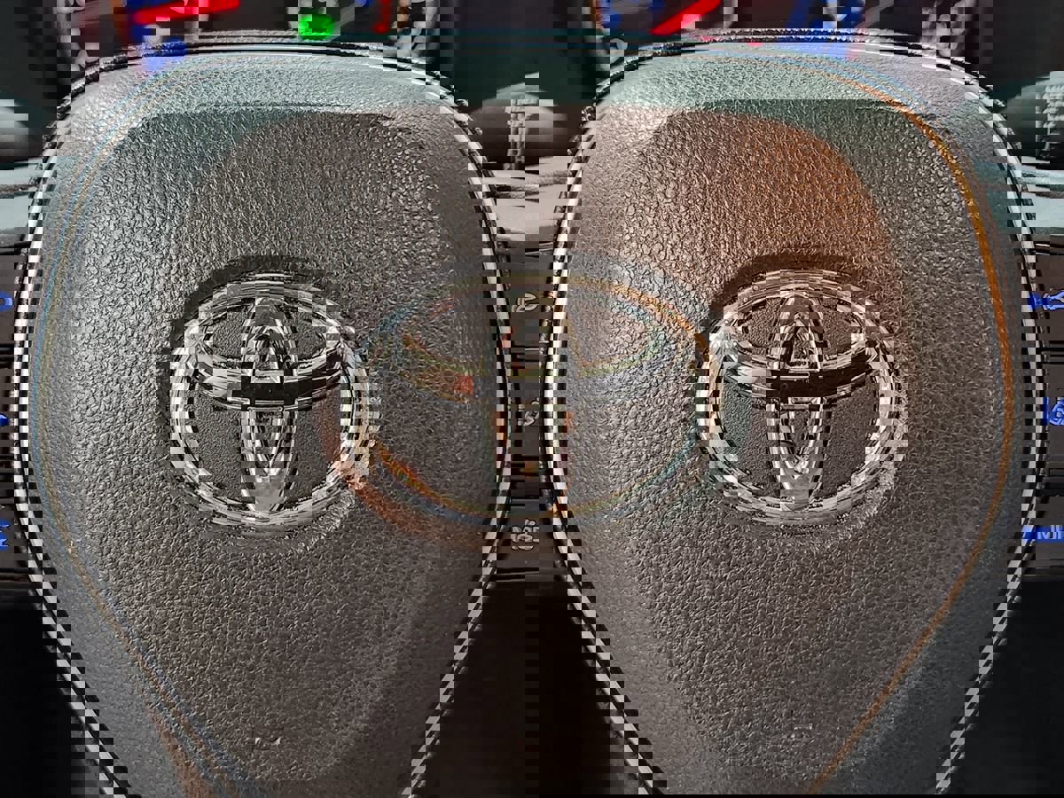 Used 2019 Toyota RAV4 XLE Premium image 49