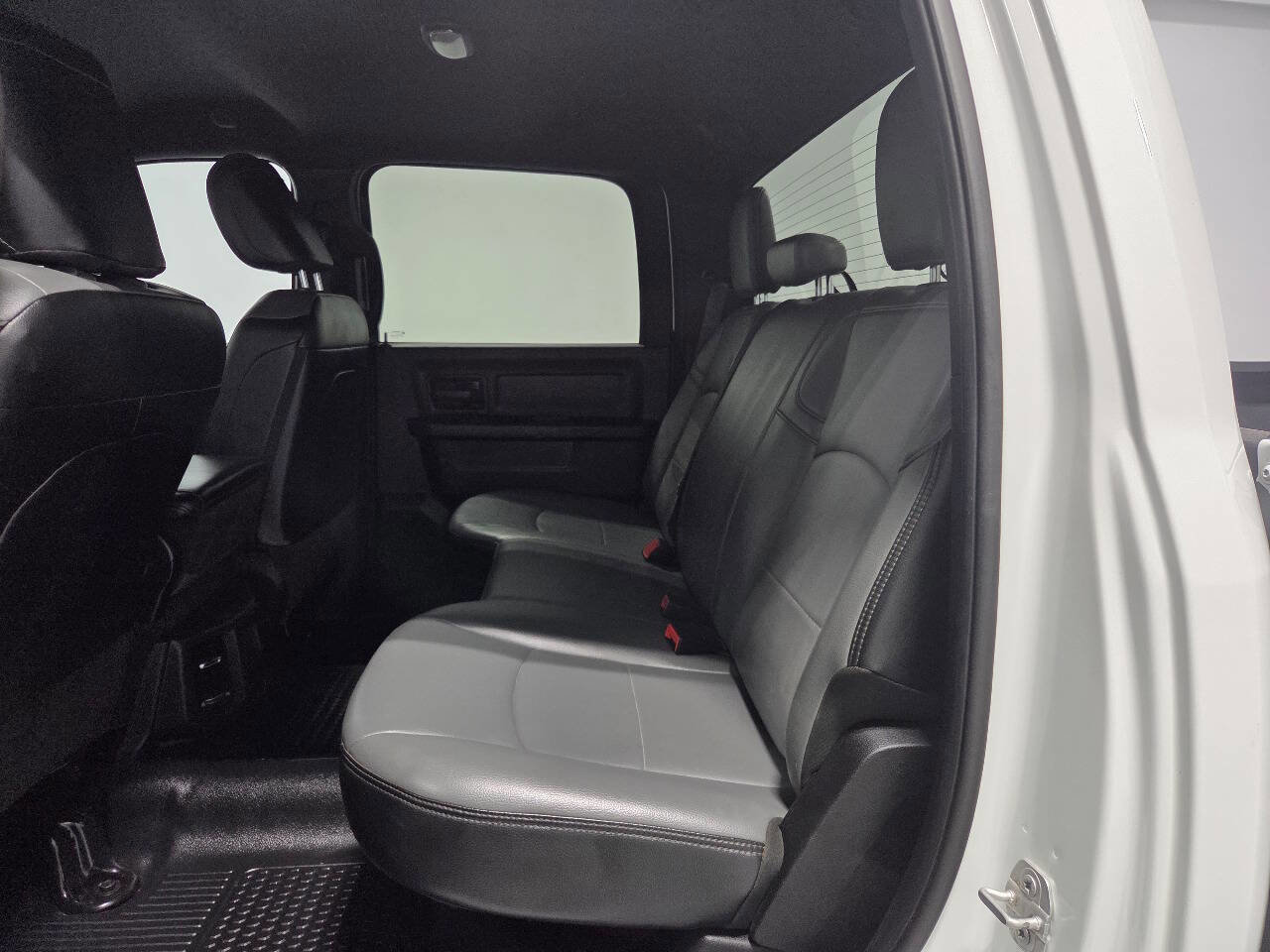 Used 2022 RAM 2500 Tradesman w/ Chrome Appearance Group image 14