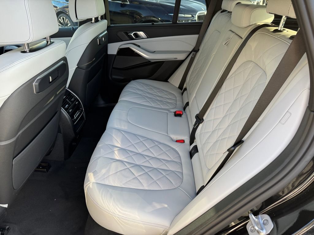New 2026 BMW X5 sDrive40i image 17