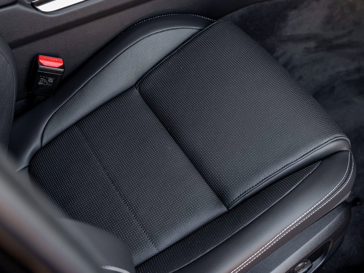 New 2024 Jaguar XF R-Dynamic SE image 28