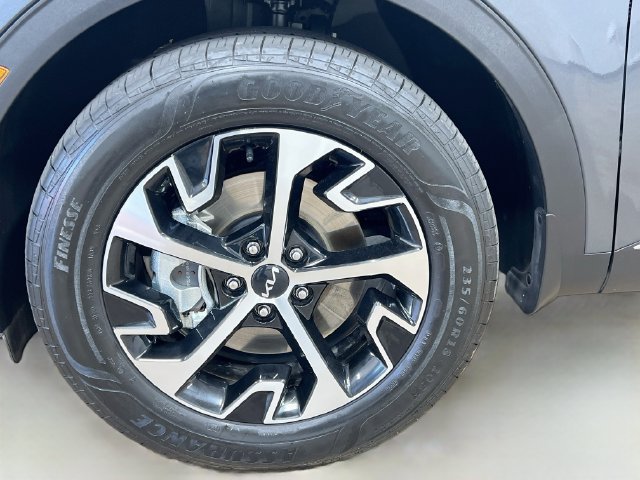 Certified 2025 Kia Sportage EX w/ EX Premium Package AWD/4WD image 32