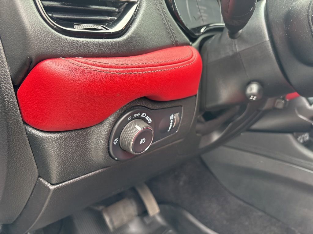 Used 2022 Dodge Durango R/T w/ Tow 'N Go Package AWD/4WD image 17
