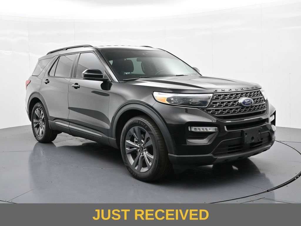 Certified 2022 Ford Explorer XLT w/ Equipment Group 202A RWD image 4