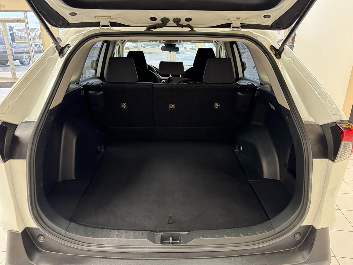 Used 2019 Toyota RAV4 LE w/ All Weather Liner Package AWD/4WD image 50