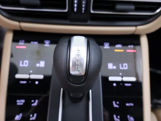 New 2024 Porsche Macan image 38