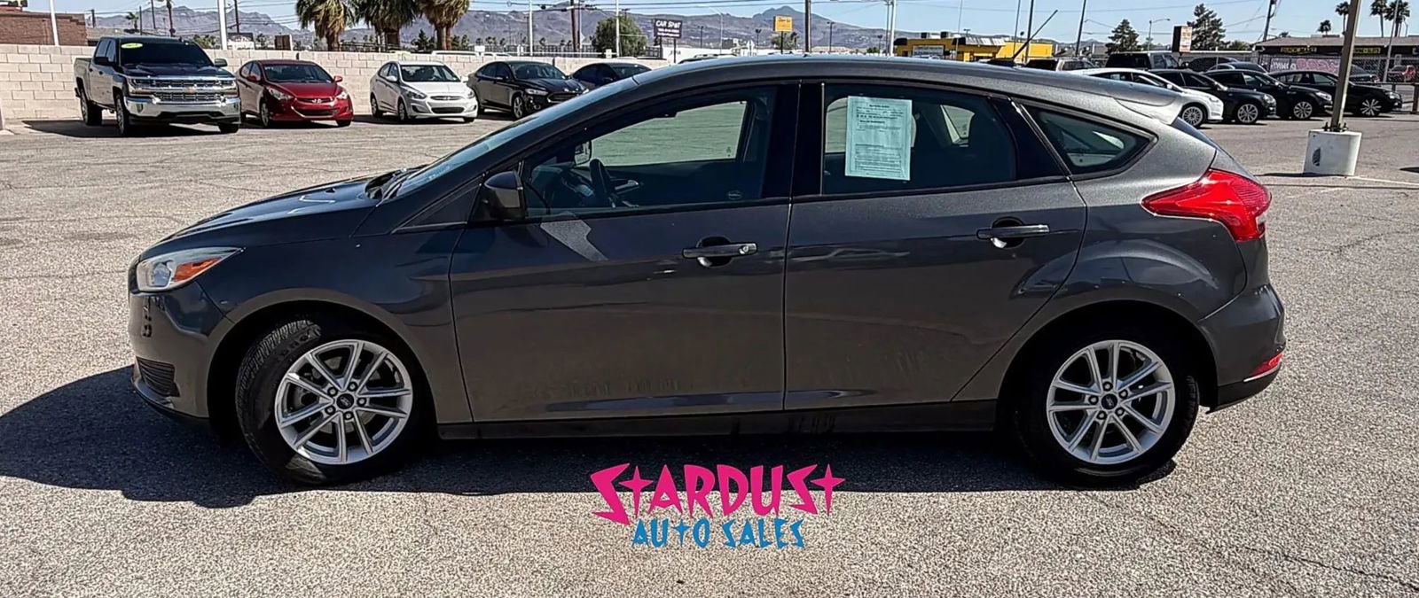 Used 2018 Ford Focus SE FWD image 3