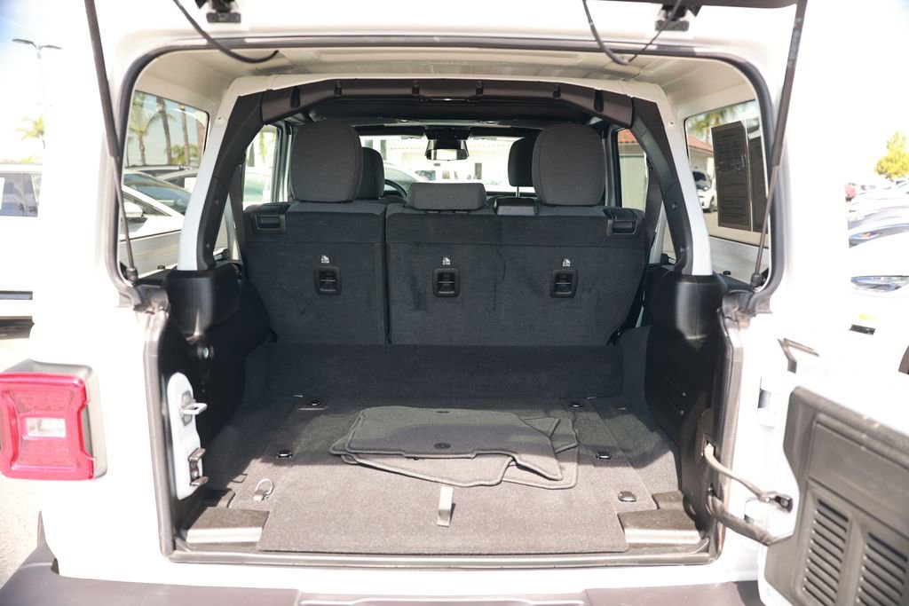 Used 2025 Jeep Wrangler Unlimited Sahara w/ Safety Group image 37